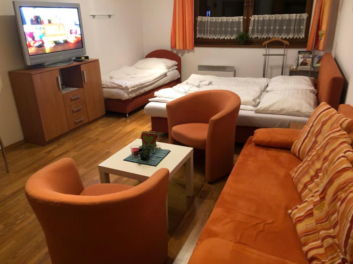 Zazi Apartmany Fatrapark Hrabovo ルジョムベロク エクステリア 写真