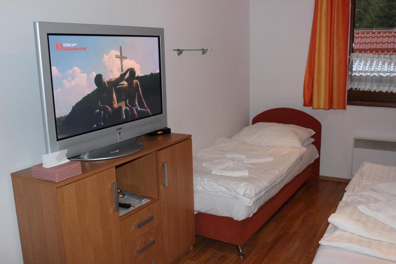 Zazi Apartmany Fatrapark Hrabovo ルジョムベロク エクステリア 写真